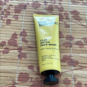 Clay detox mask.  With Kaolin& Rose. No parades or silicone.  Vegan. NWT